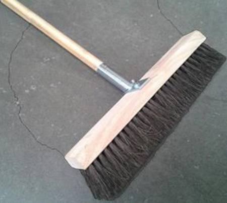 NZ BRUSH 610mm WORKSHOP BROOM & HANDLE